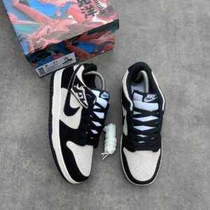 OTOMO KATSUHIRO x NIKE SB DUNK LOW 'Steamboy OST PANDA (BLACK AND WHITE SWEDE)